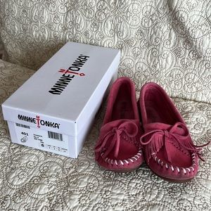 MINNETONKA Pink Moccasins